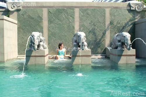 Majestic Grande Sukhumvit Hotel 13